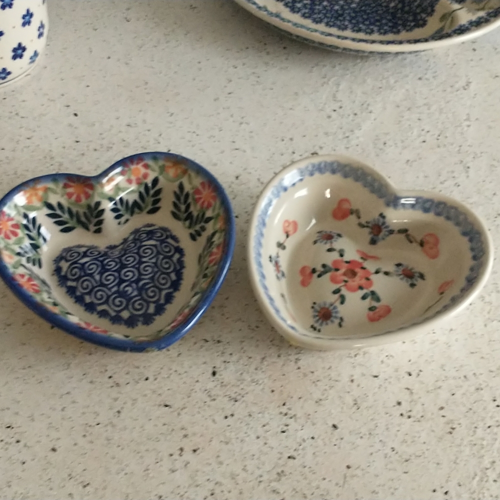 Set of 2 accent peices.